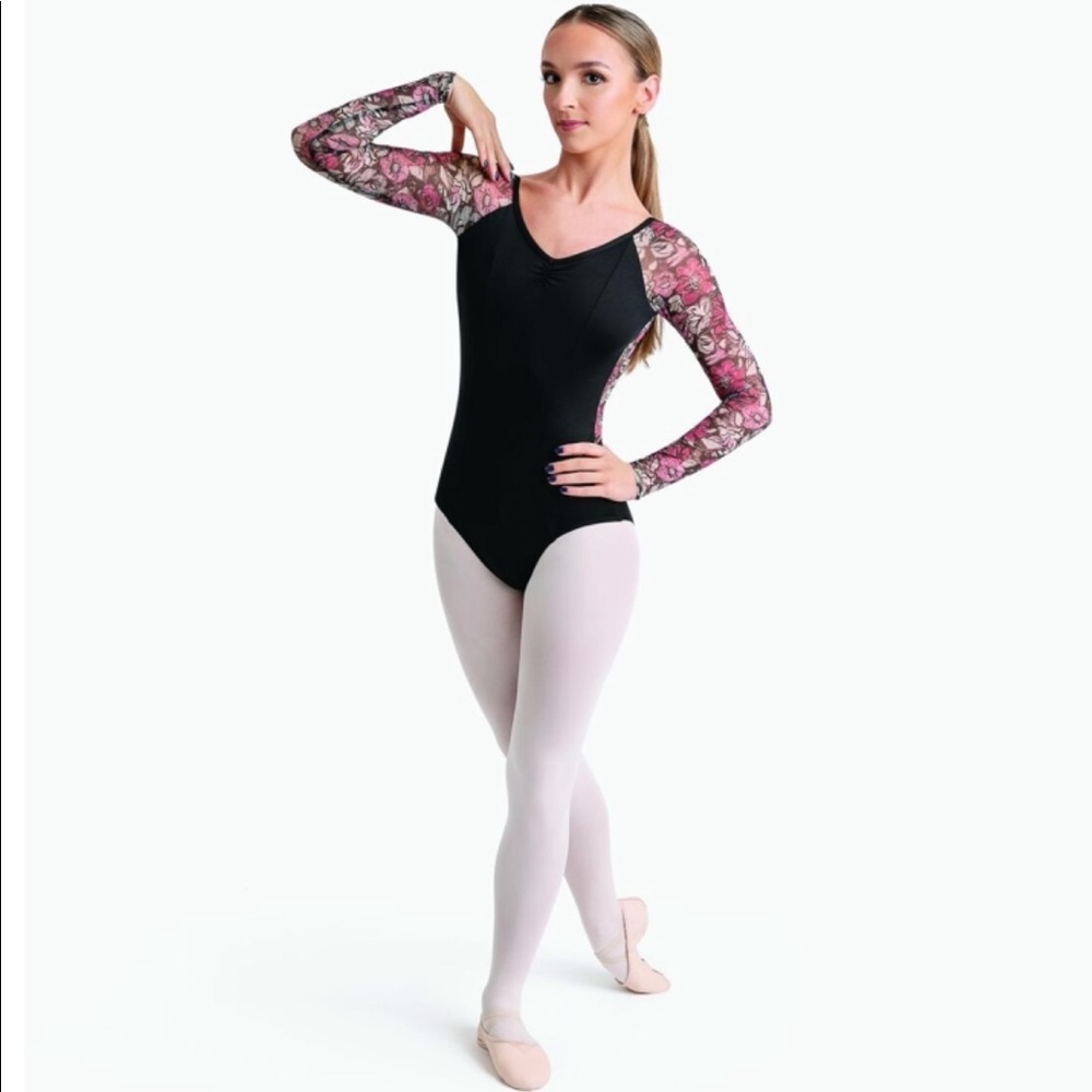 NWT Stunning Capezio LS Leo